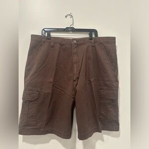 Men’s Wrangler Cargo Shorts size 42